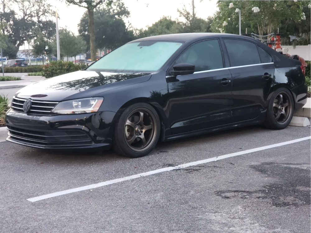 2332911-1-2017-jetta-