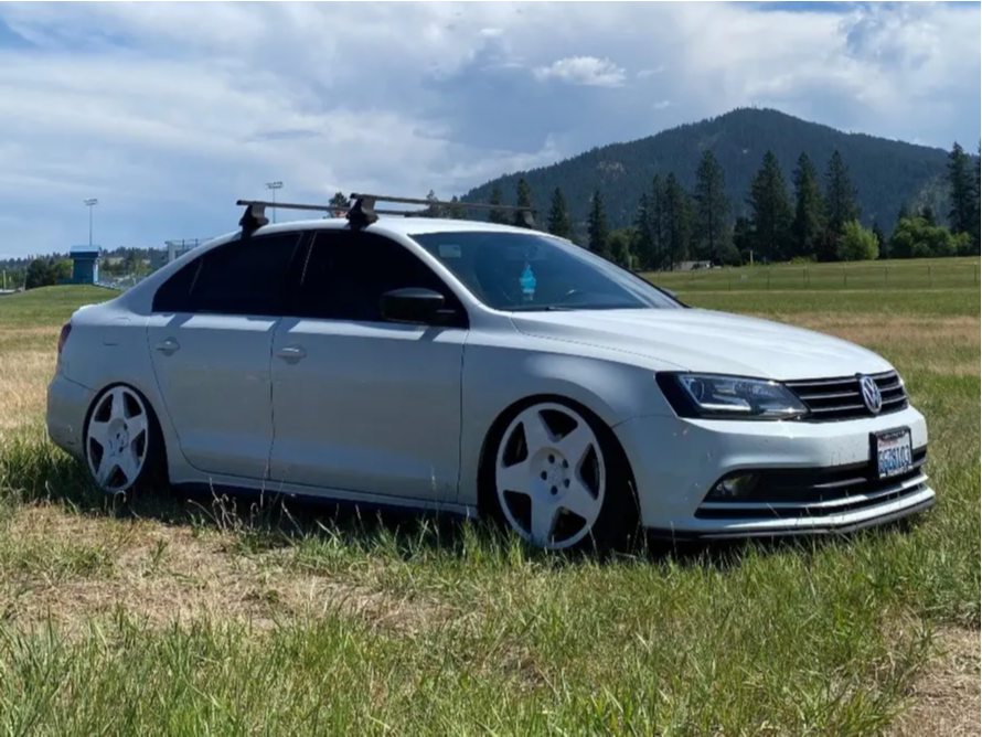 2340863-1-2016-jetta-