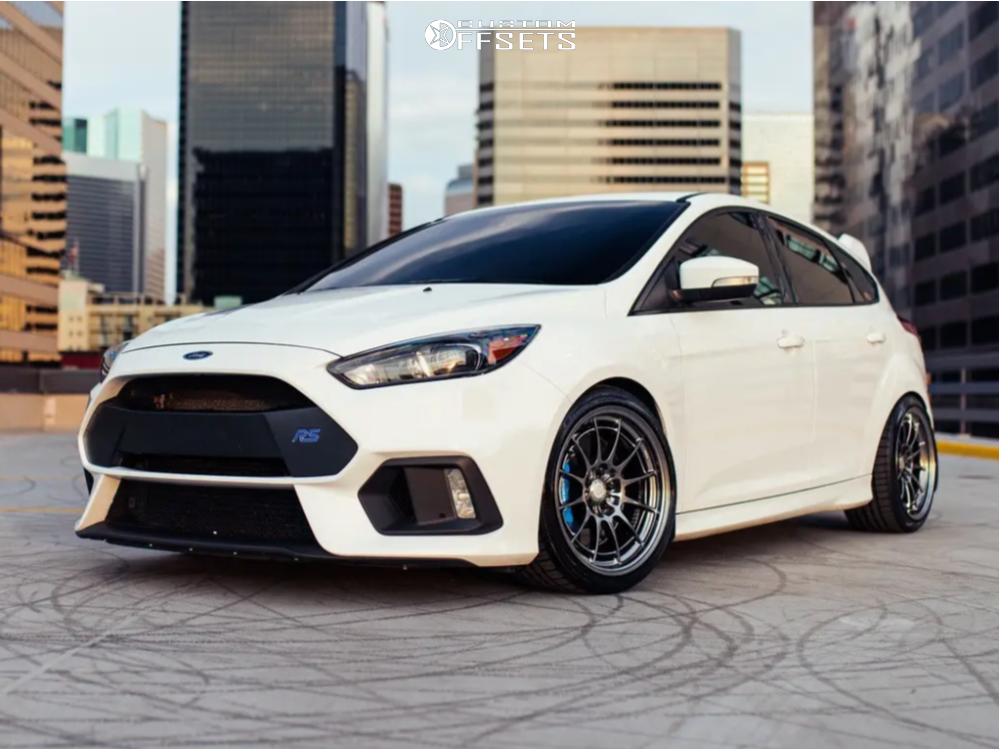 2383664-1-2016-focus-ford-rs-