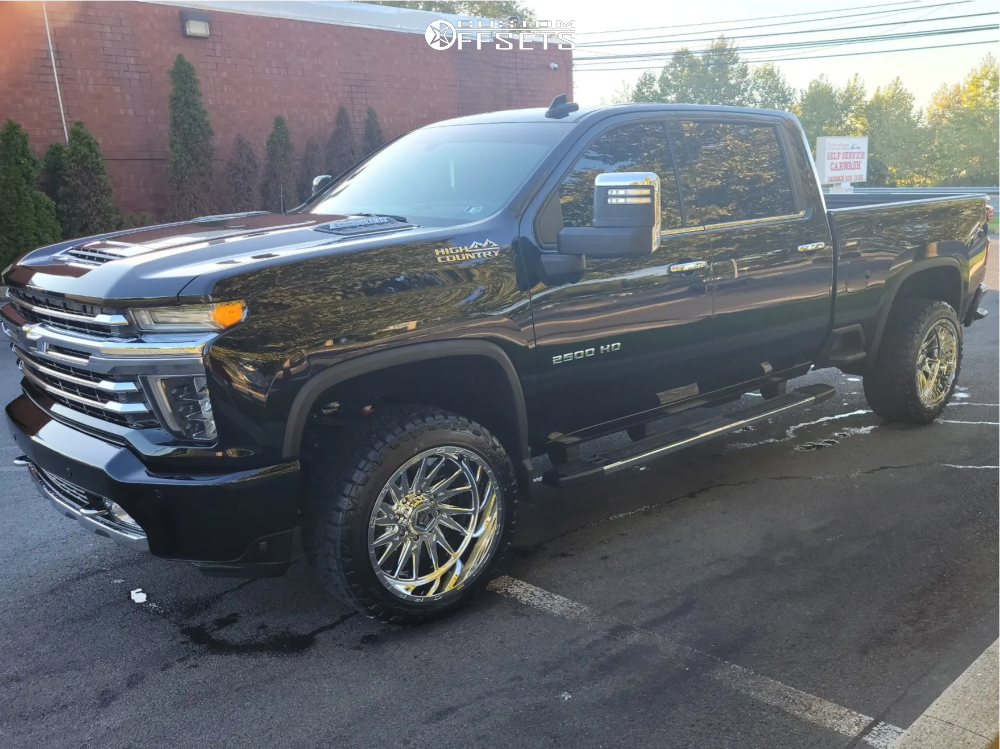 2020 Chevrolet Silverado 2500 HD with 22x12 -44 TIS 547C and 33