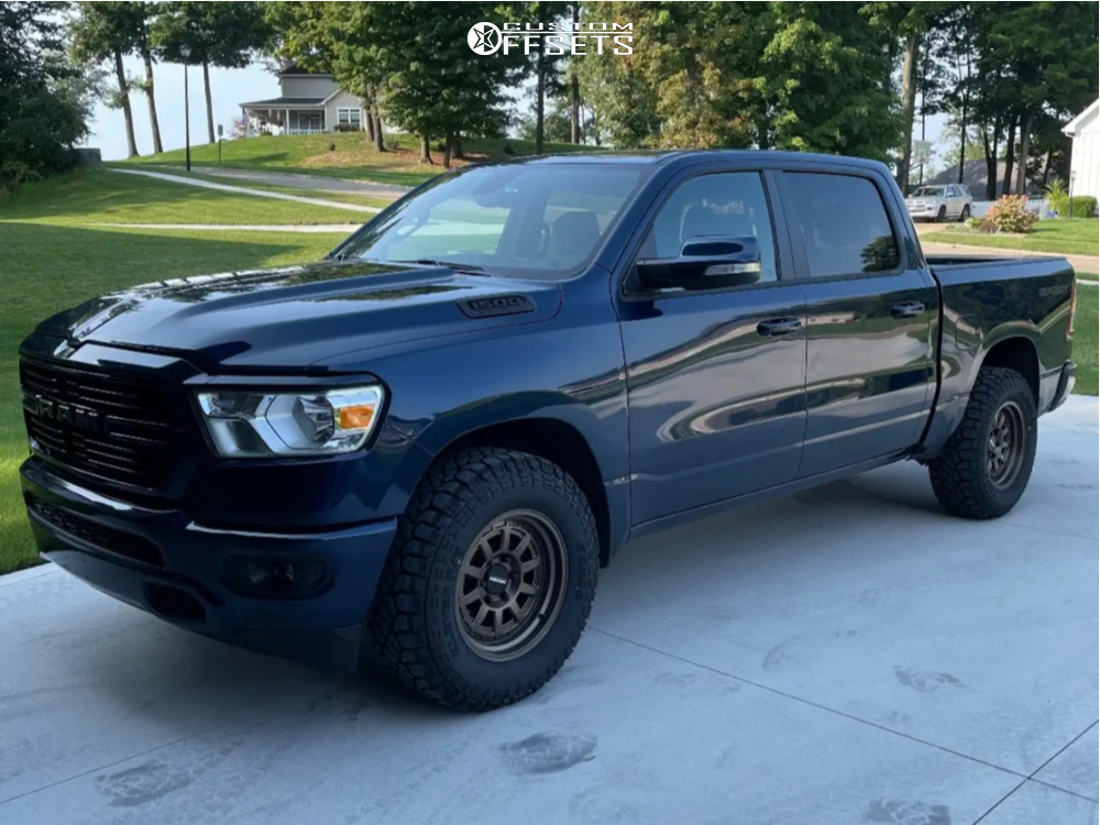 2395418-1-2020-1500-ram-big-