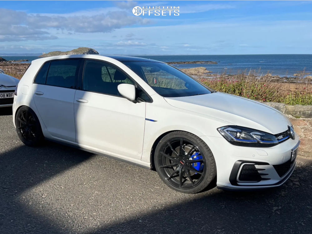 2415815-1-2018-gti-volkswagen-