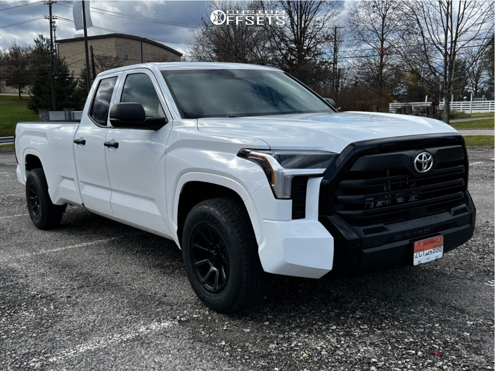 2465866-1-2023-tundra-toyota-