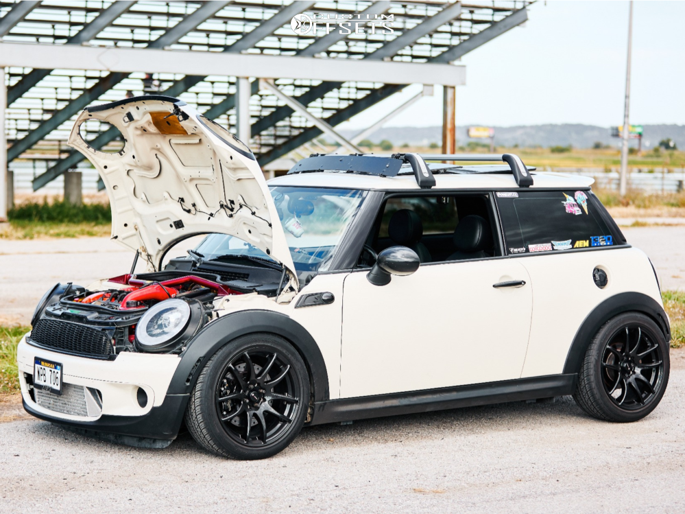 2010 Mini Cooper with 17x8 35 Vors TR4 and 225/45R17 Vercelli