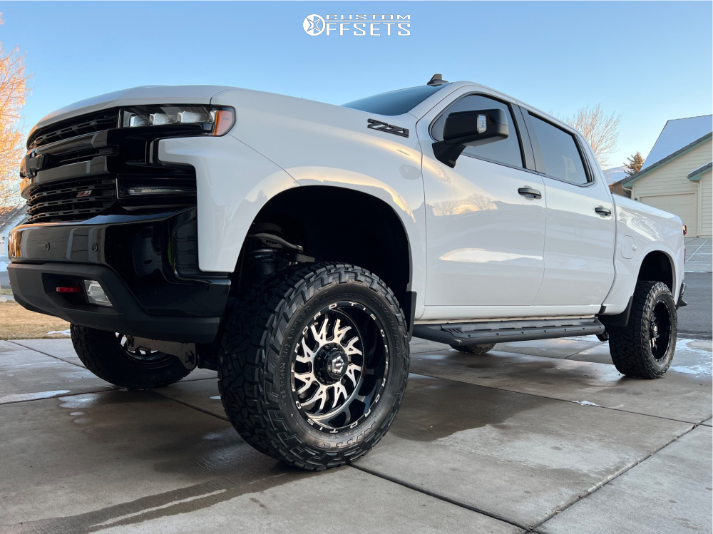 Rough Country 4" Suspension Lifts for 1922 Chevrolet Silverado 1500