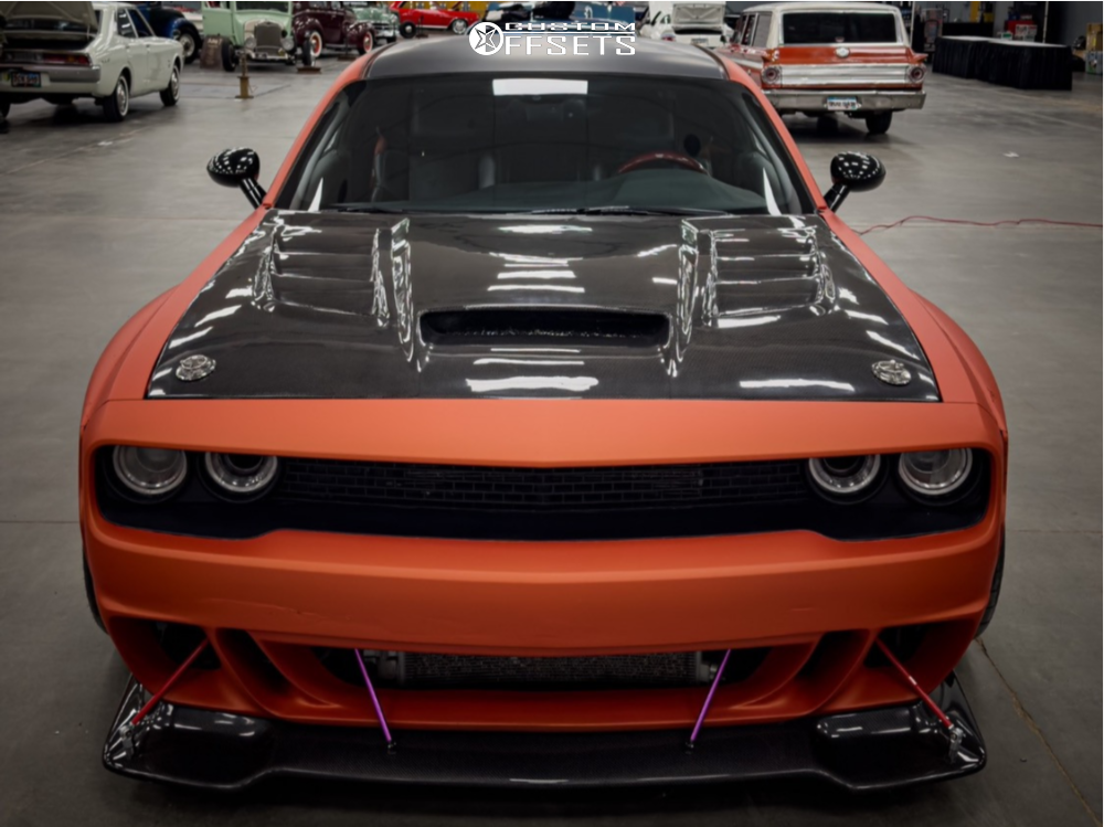 2015 Dodge Challenger with 20x11 -3 Voxx Replicas Hellcat Widebody
