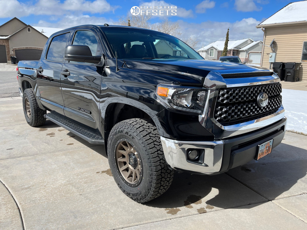 2600070-1-2014-tundra-toyota-