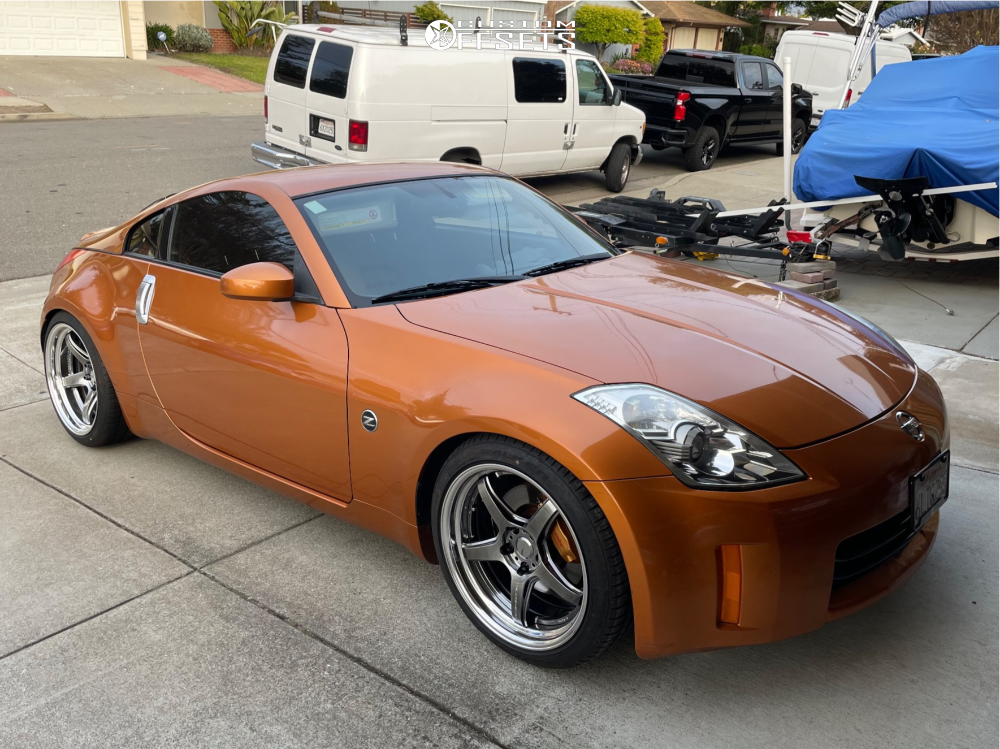 2006 Nissan 350Z with 19x9.5 20 Work Emotion T5R 2P and 245/40R19
