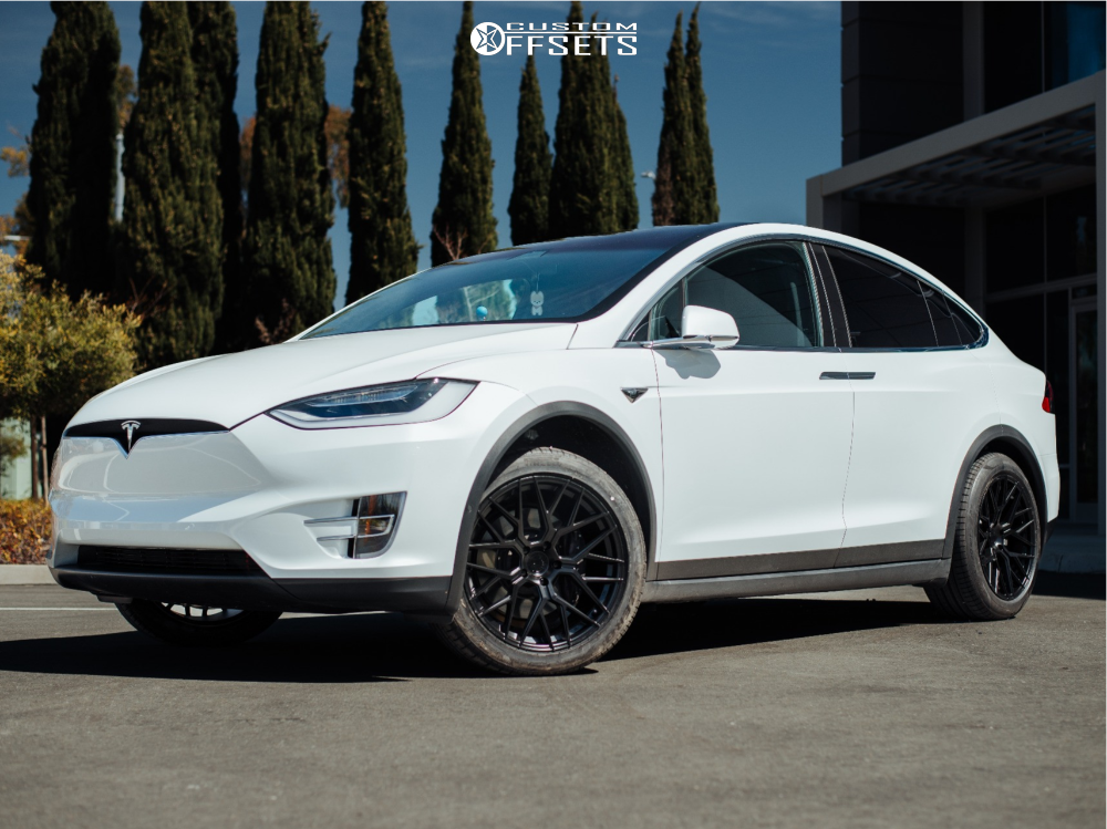 2020 Tesla X with 20x9 30 Aodhan Aff9 and 255/45R20 Pirelli PZERO
