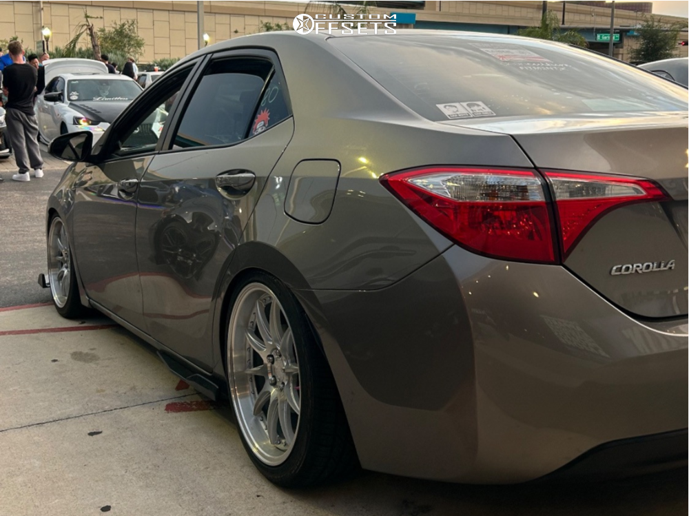 2653457-5-2015-corolla-toyota-