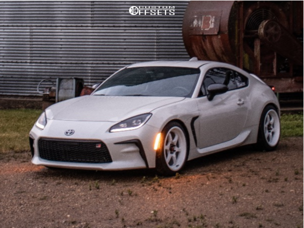 アロー ダイナミック / ホワイト 2698296-1-2023-gr86-toyota-