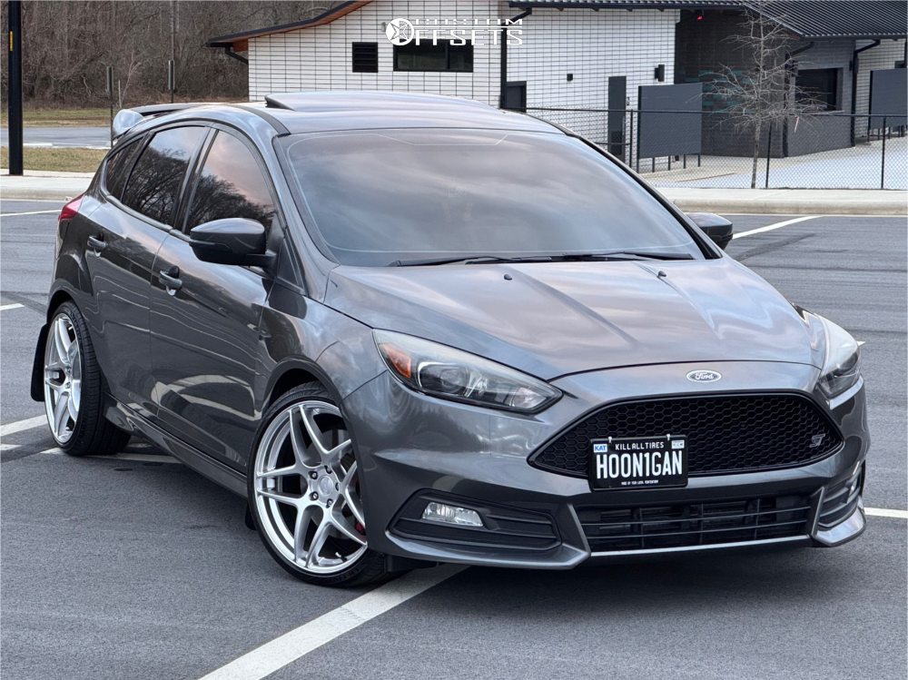 2860042-1-2016-focus-ford-st-