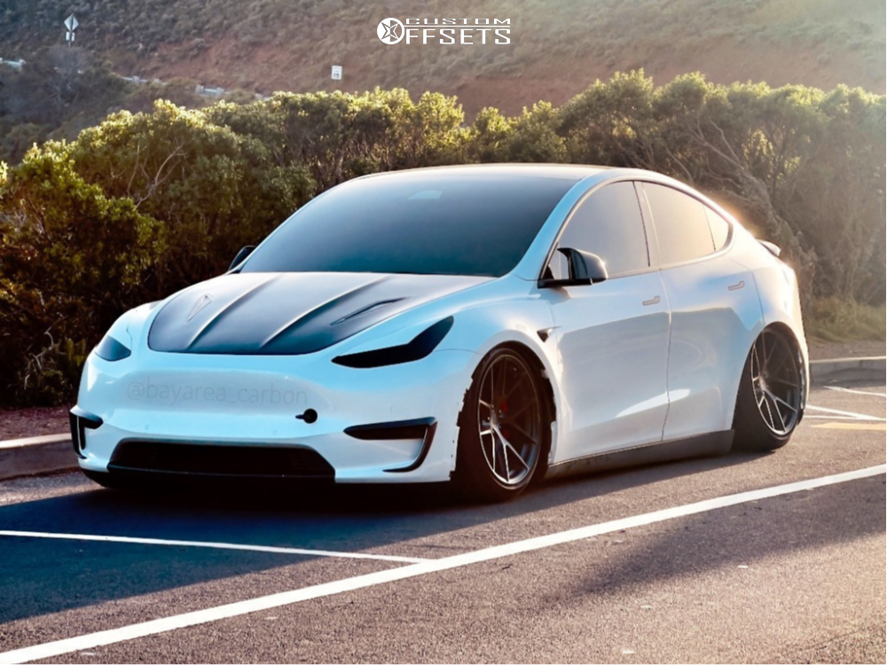 2021 Tesla Y with 20x10.5 35 Aodhan Aff7 and 275/35R20 Pirelli