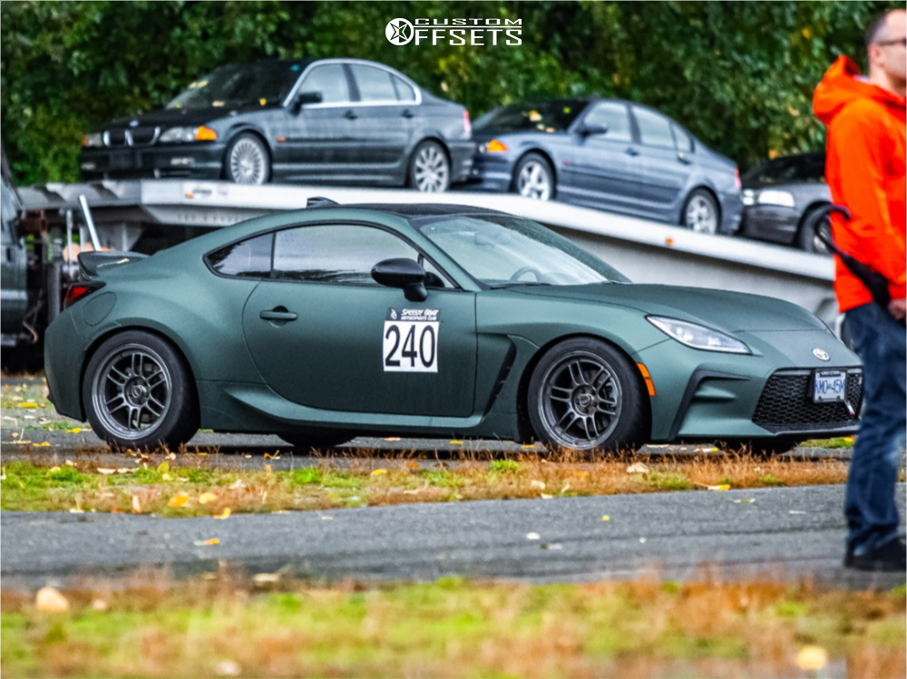 86、GR86 2023年 VRX3 215/45R17 スタッドレス