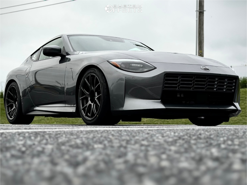 2024 Nissan Z with 19x9.5 25 Konig Ampliform and 255/40R19