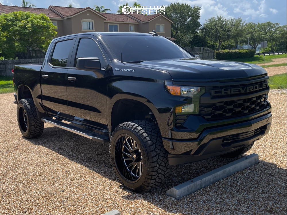 2024 Chevrolet Silverado 1500 with 22x12 -44 Moto Metal Mo811 and