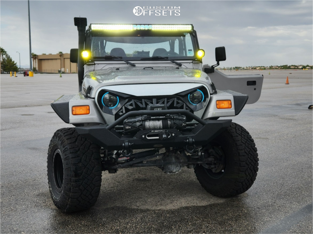 2001 Jeep TJ with 15x10 -43 Fuel Anza and 33/12.5R15 Goodyear