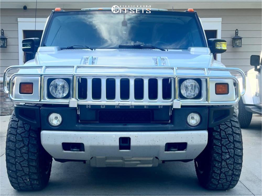 2009 Hummer H2 with 20x12 -44 Gear Off-Road Leverage and 35/12.5