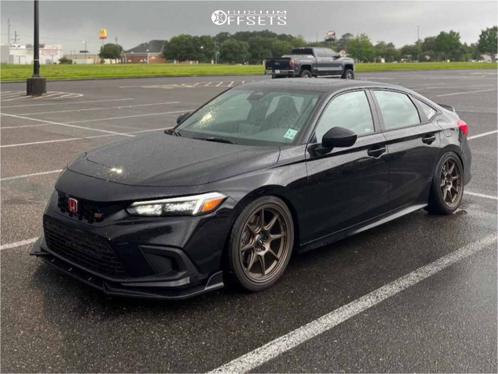 2024 Honda Civic with 18x9.5 35 Konig Lockout and 245/40R18