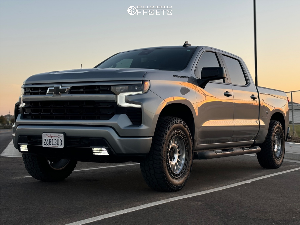 【OLYMPIC】 23 Silverado 792M-HS 2023 Chevrolet Silverado 1500 with 20x9 0 KMC Km552 and 285/65R20