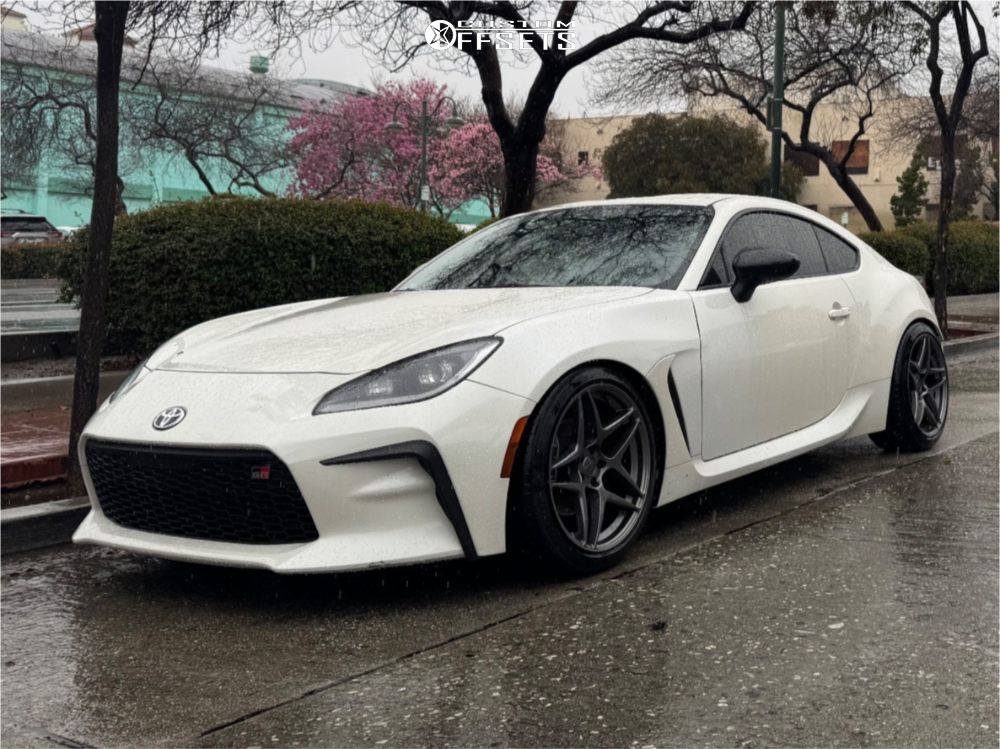 パンチングミット　2024 カネロ　ローチ 3238321-1-2023-gr86-toyota-