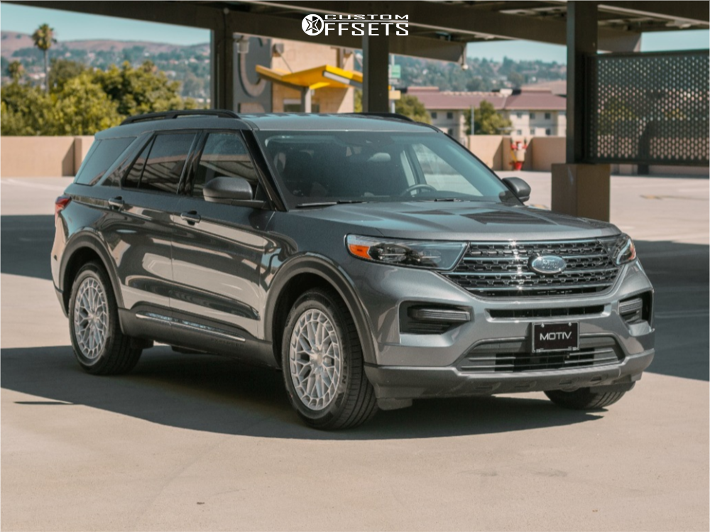 2023 Ford Explorer with 20x8.5 40 Motiv Breach and 255/55R20 Nexen