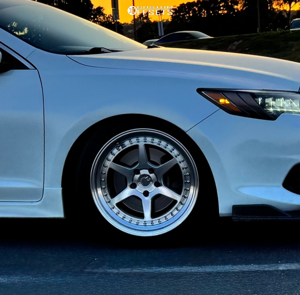 ダイタク　s 2018 Acura ILX with 18x8.5 35 Aodhan Ds09 and 225/45R18 Yokohama