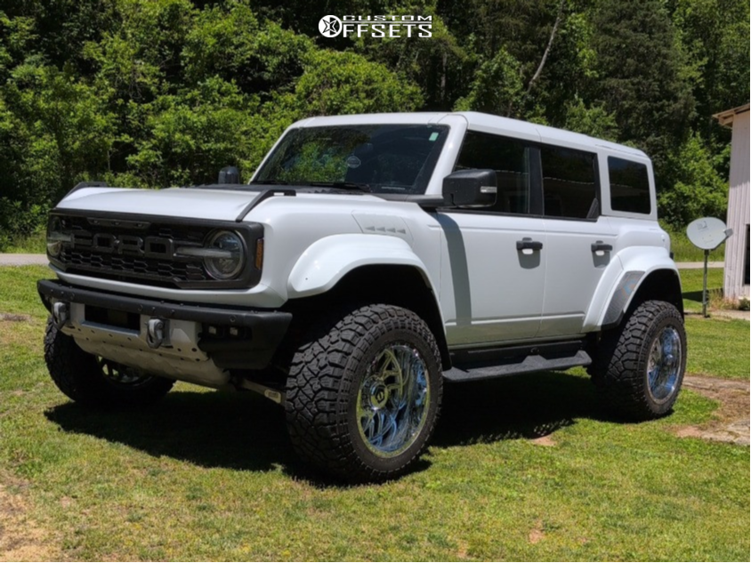 3316544-1-2024-bronco-ford-