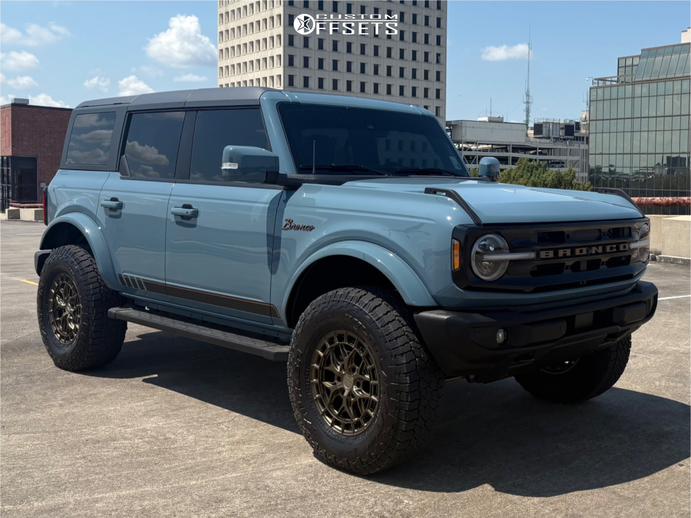 3360089-1-2023-bronco-ford-