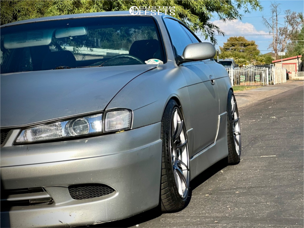 1995 Nissan 240SX with 18x9.5 15 SSR Gtx01 and 235/40R18 Michelin