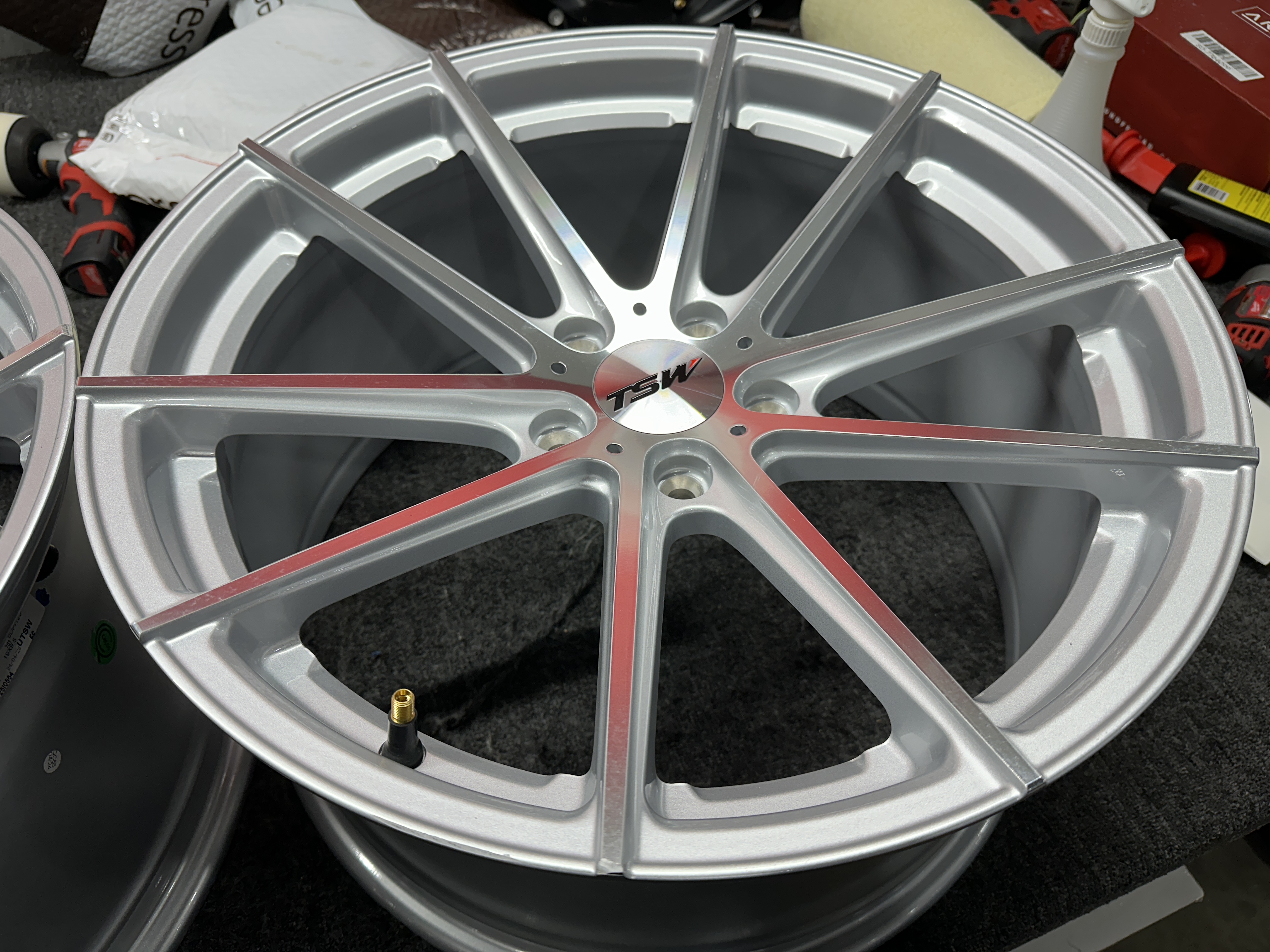 タイショウ tsw P-2 CDセット 4 - Blemished 19x9.5 Silver Wheel TSW Bathurst 5x120 39 | eBay